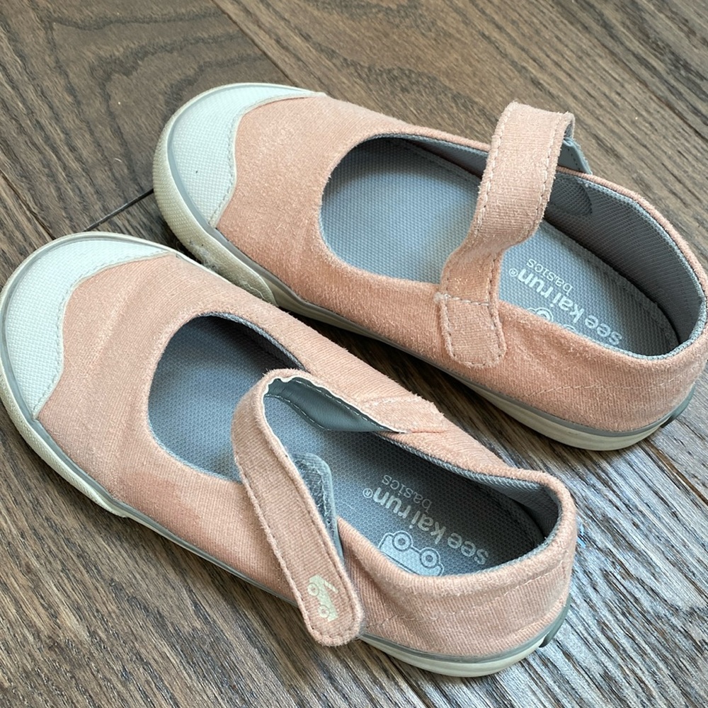 See Kai Run rose gold Mary Jane. Velcro strap. Good used condition! 11 toddler.